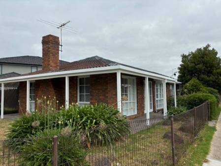 1 Roach Drive, ALTONA MEADOWS