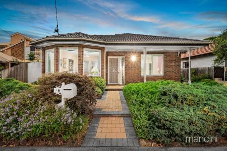 1/6 Den Dulk Avenue, Altona